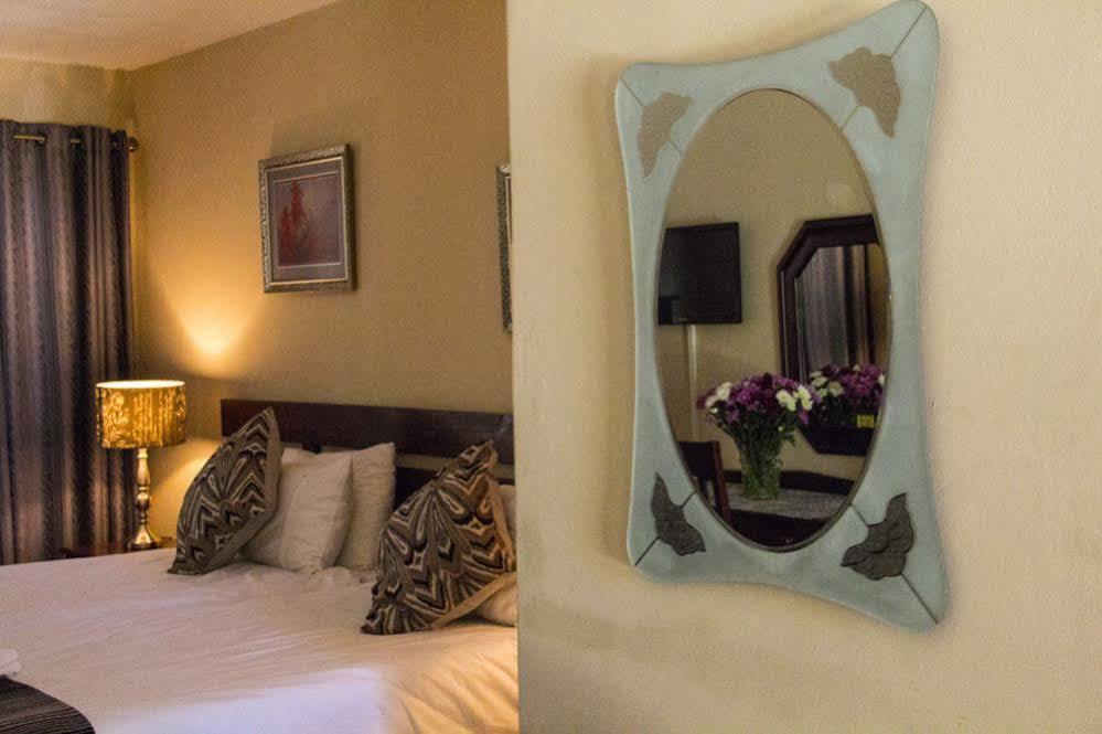 Aristo Manor Hotel Richards Bay Eksteriør billede